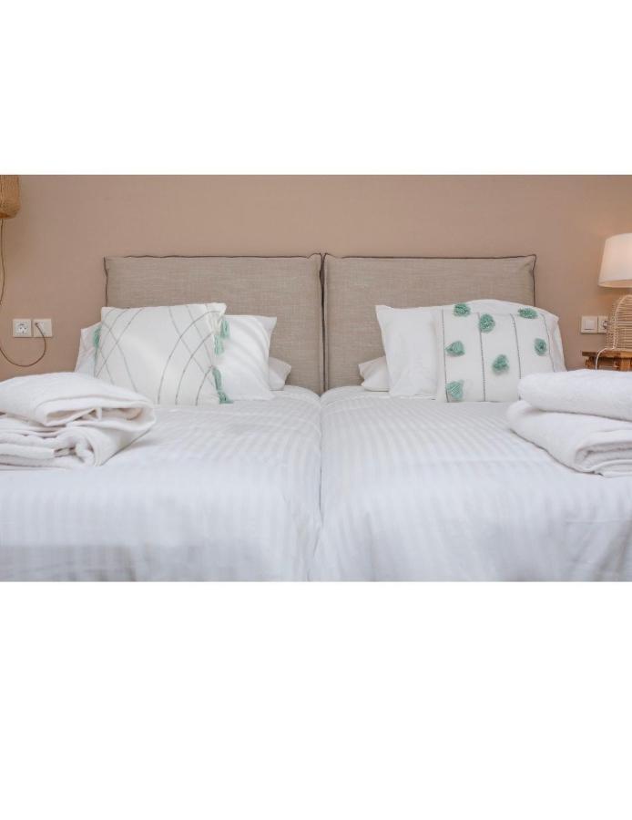 Athena Luxury Apartments 메손기 외부 사진