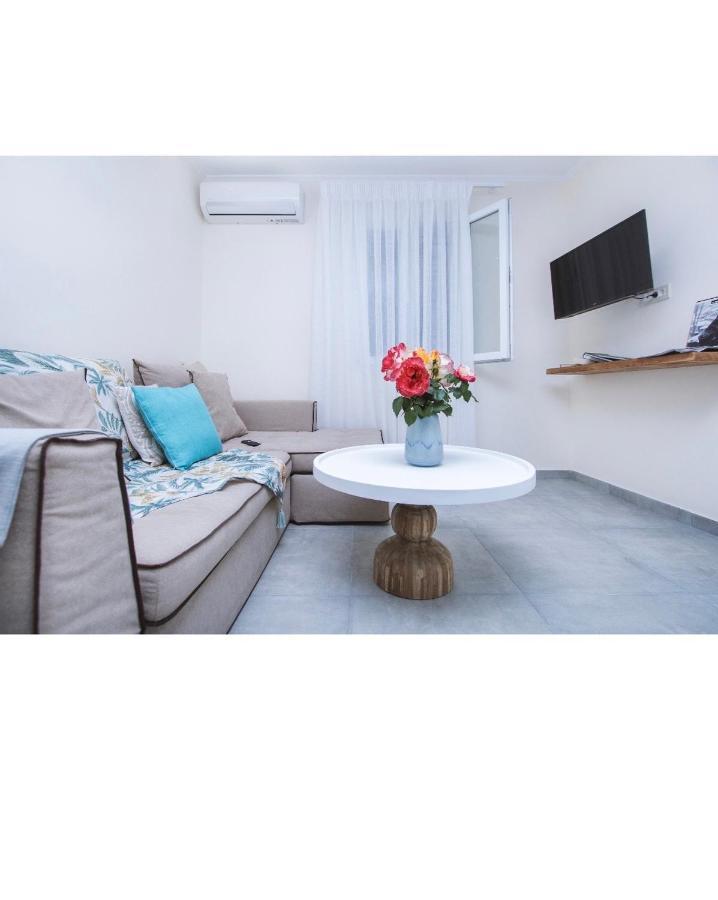 Athena Luxury Apartments 메손기 외부 사진