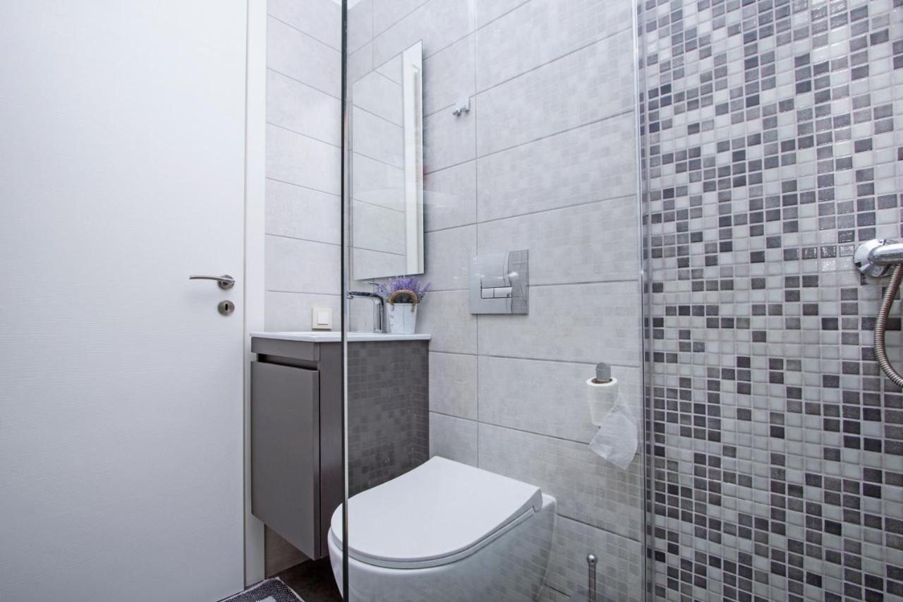 Athena Luxury Apartments 메손기 외부 사진
