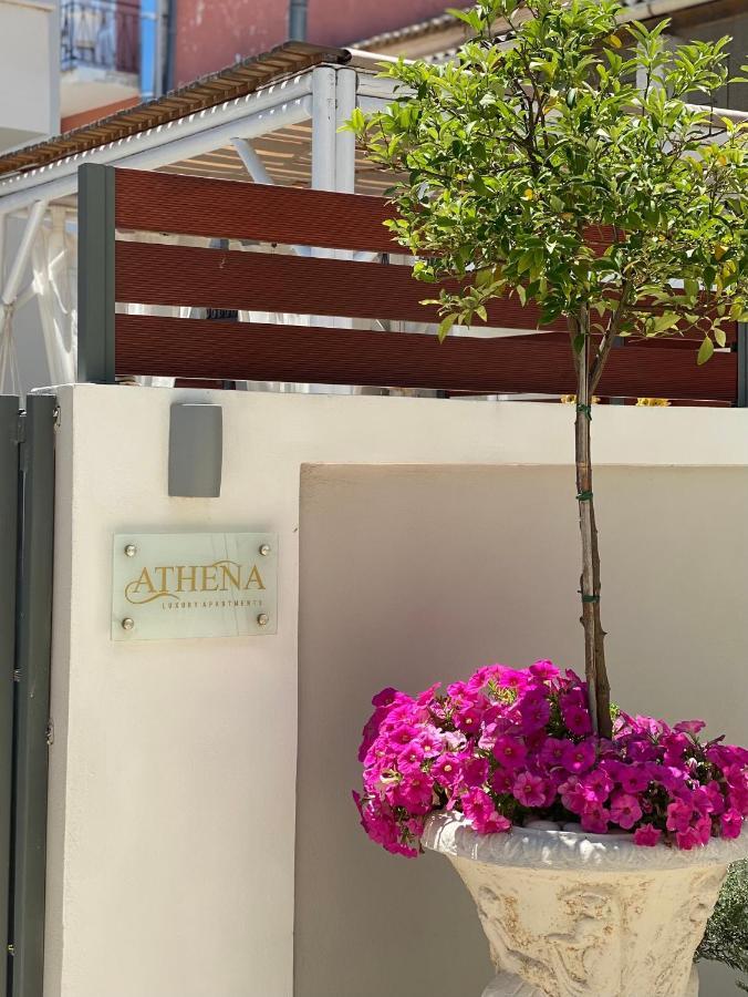 Athena Luxury Apartments 메손기 외부 사진